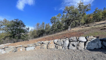 A retaining wall with proper drainage in Southern Oregon