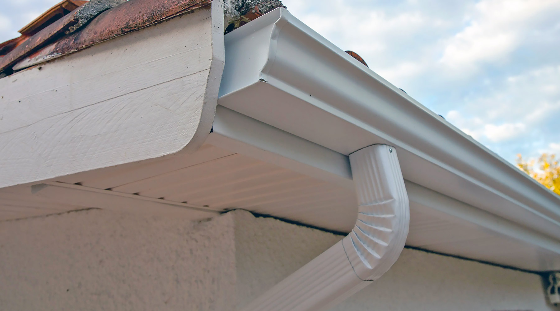 Seamless gutter on a Southern Oregon home